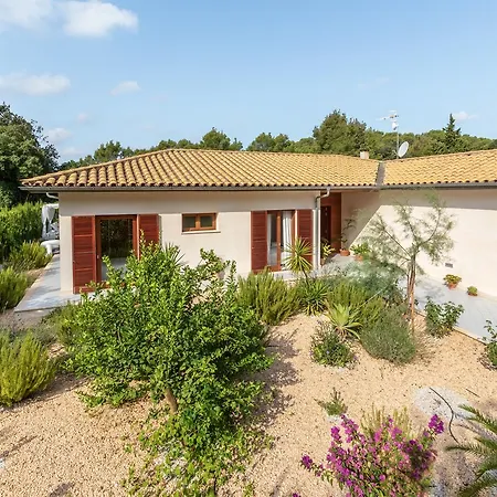 Deluxe Crestaix Villa *